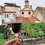 Casa Aurelia - Mali Tone