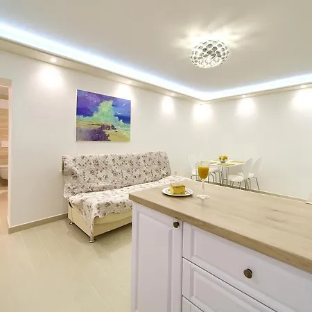 Casa Aurelia - Mali Tone *