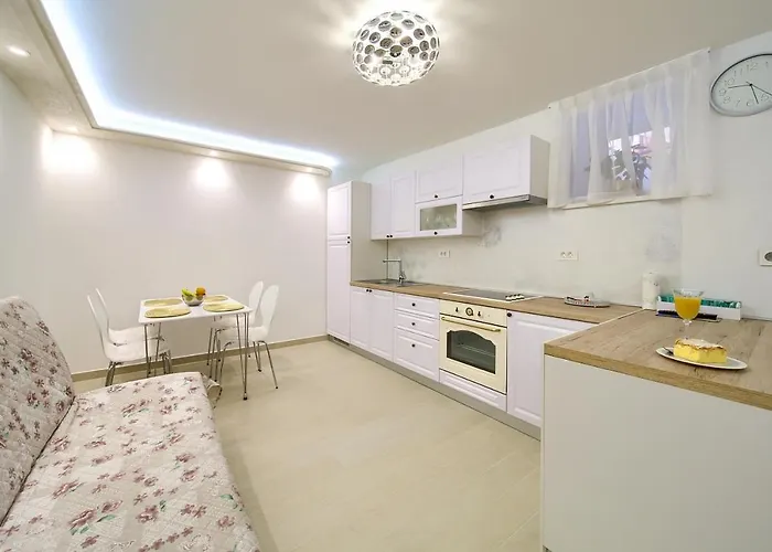 Casa Aurelia - Mali Tone * Krk Town